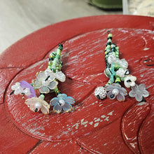 Load image into Gallery viewer, Beaded Flower Bouquet Workshop
